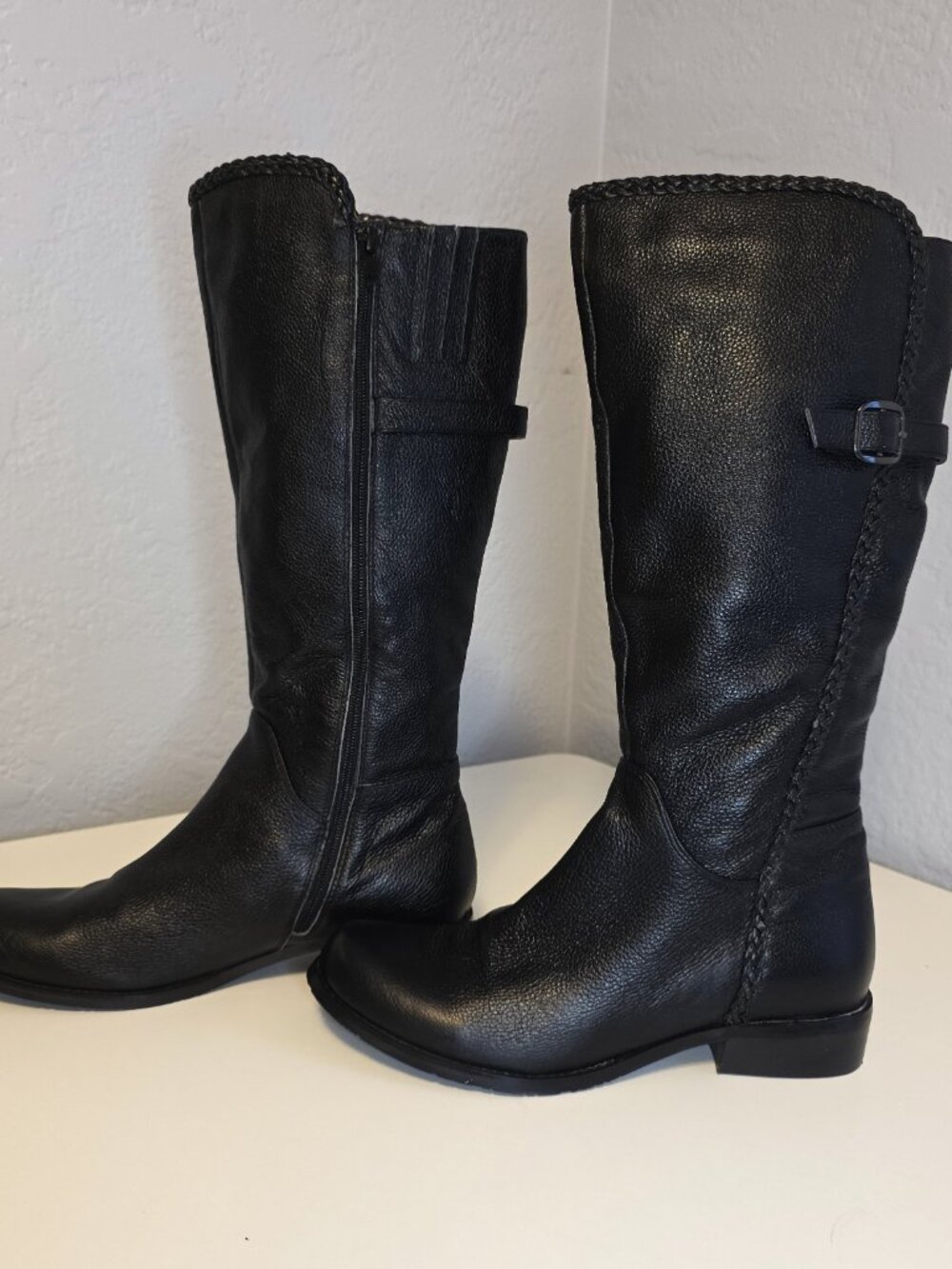 Gabriella Rocha Black Pebbled Leather Tall Riding Boots Size 9 Braided Detail